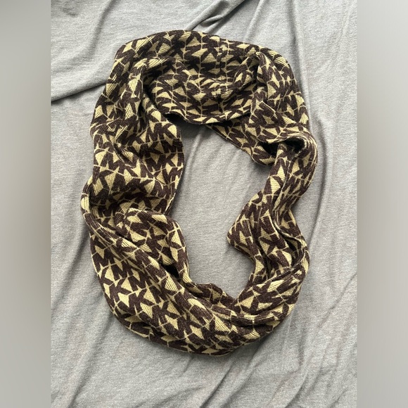 MICHAEL MICHAEL KORS MK Infinity Scarf - Picture 1 of 2